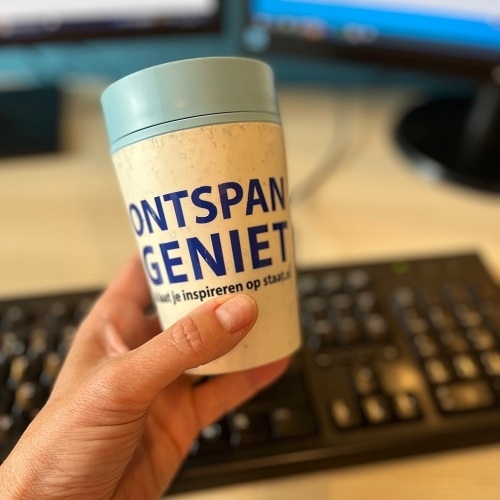 Duurzaam alternatief voor wegwerp koffiebeker - staat_geniet_beker