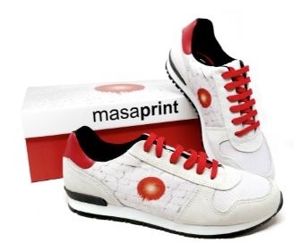 Sneakers met logo - doos