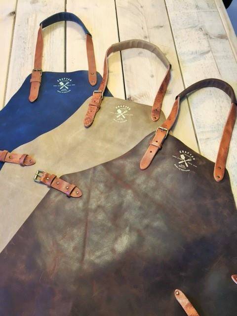 Stoere BBQ schort bedrukken met logo - leren_schorten